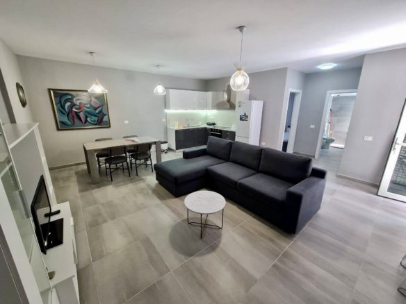 Super apartament per shitje, te Kompleksi Marea, Qerret, Kavaje.