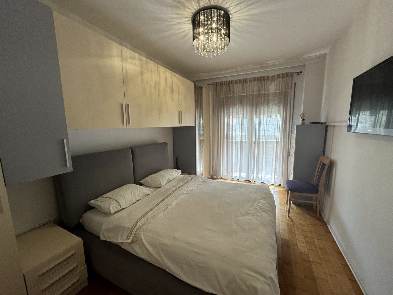 Apartament 1+1 per qera, prane RTSH, Tirane.