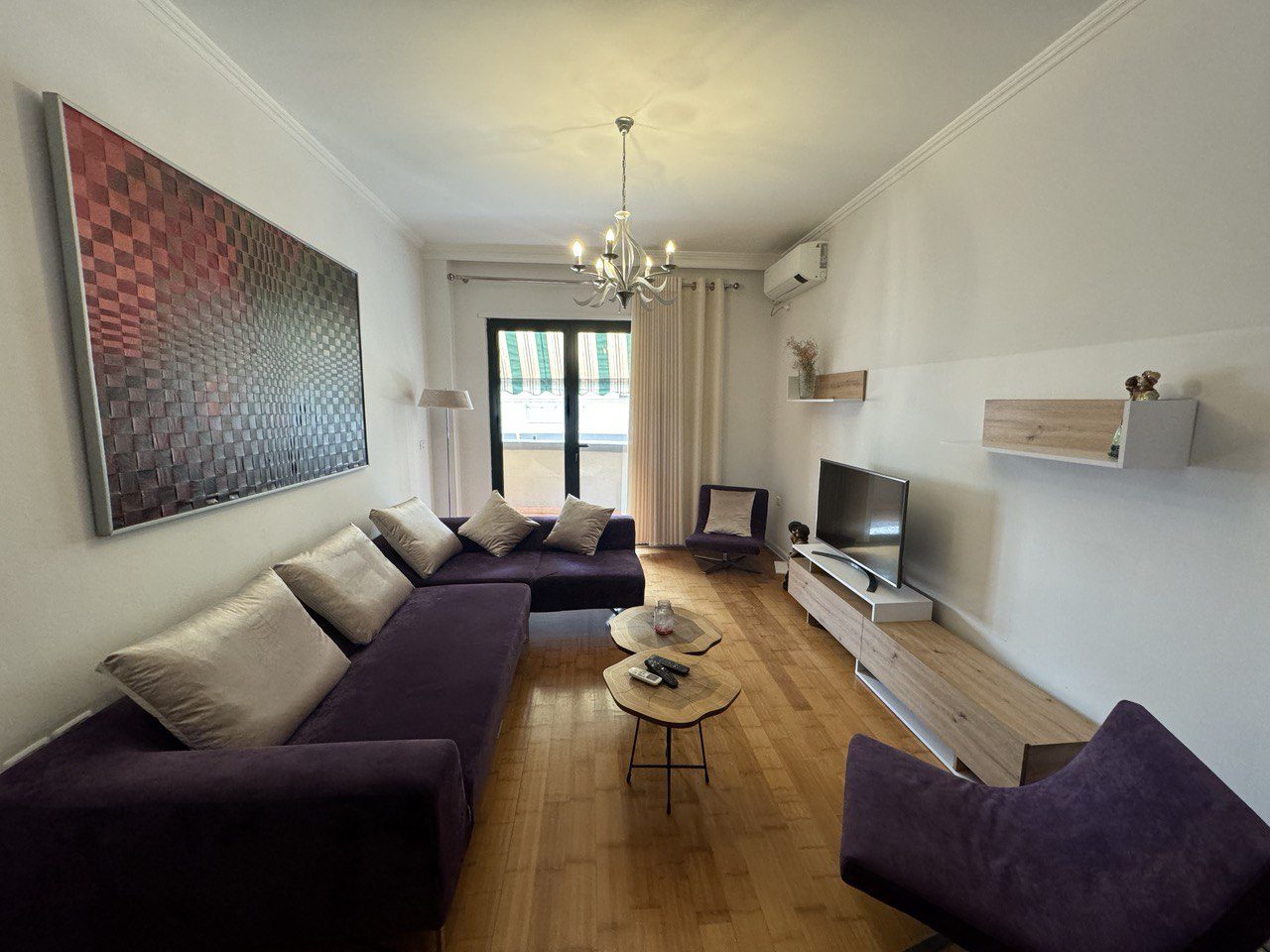 Apartament 1+1 per qera, prane RTSH, Tirane.