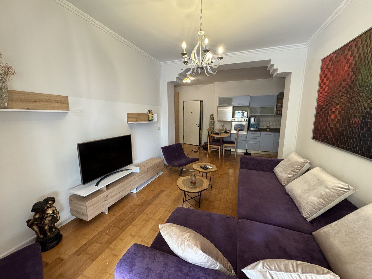 Apartament 1+1 per qera, prane RTSH, Tirane.
