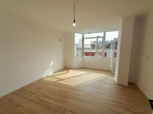 Apartament 1+1 per shitje te “21 Dhjetori” Tirane