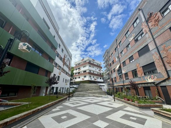 2 apartamente per shitje te Kodra e Diellit 1, Tirane