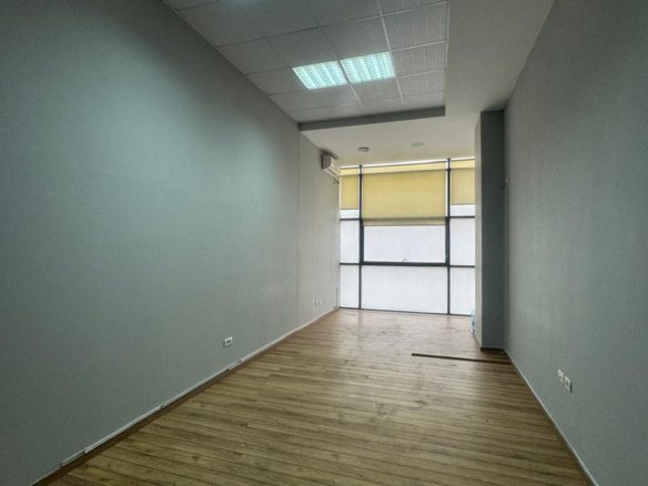 Ambient biznesi per qera, prane Kristal Center, Tirane.