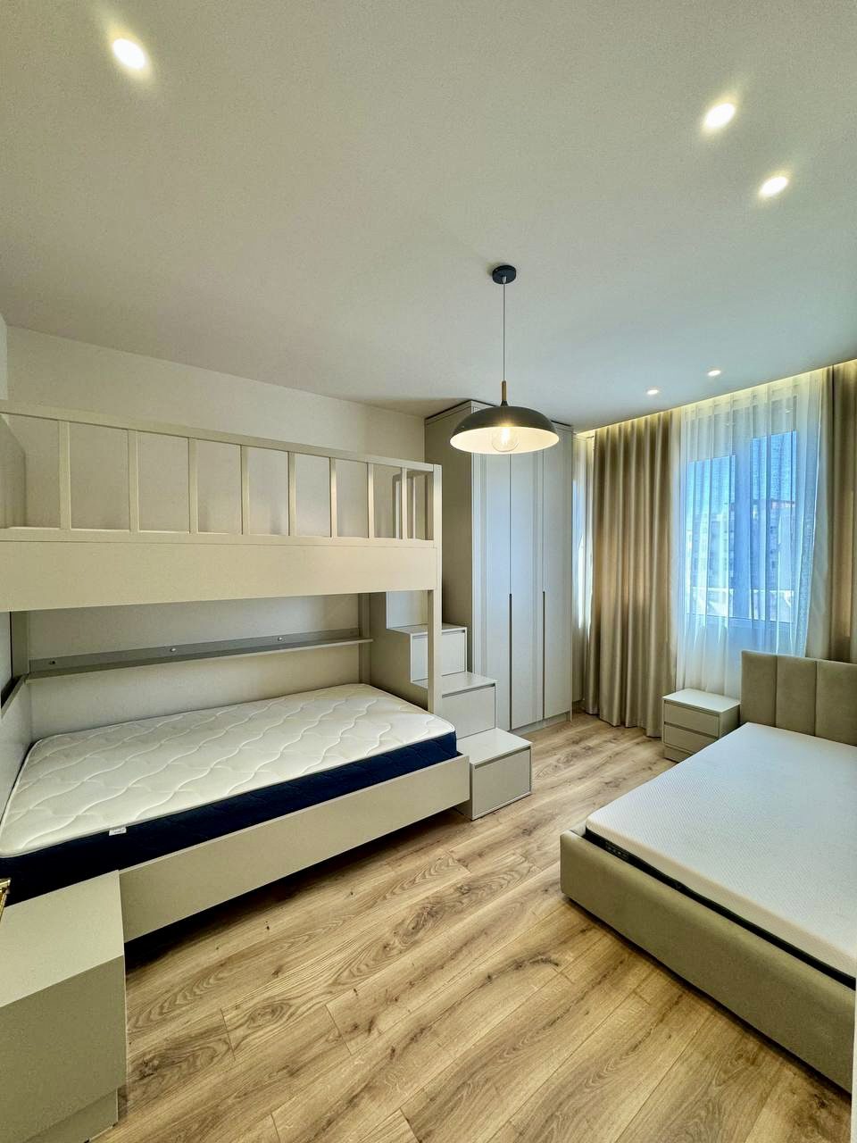 Super apartament 2+1 per shitje ne Plazh, Durres