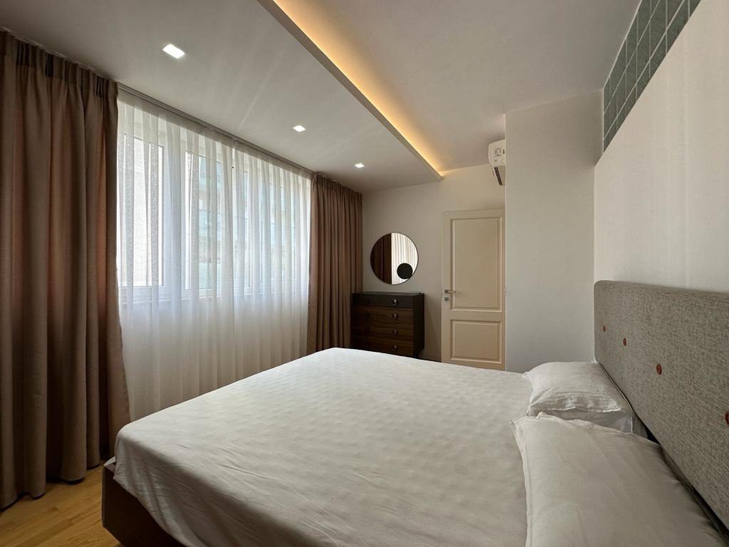Apartament 3+1 luksoz per qera, te Ambasador 2, Tirane.