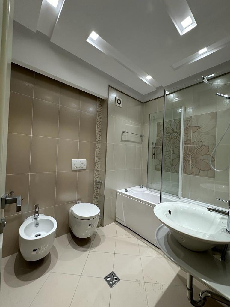 Apartament 3+1 luksoz per qera, te Ambasador 2, Tirane.