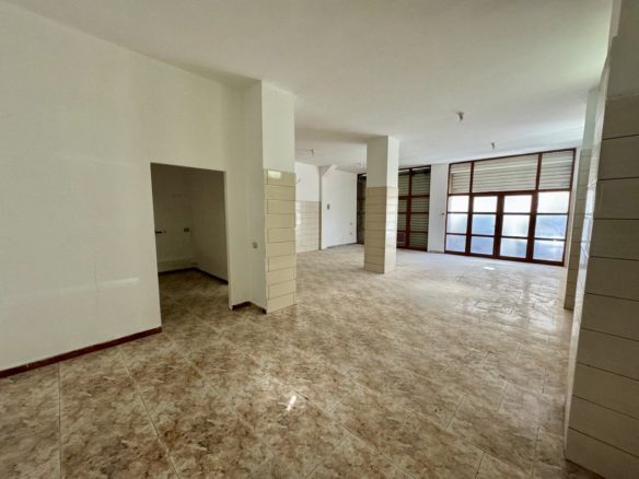 Dyqan per shitje prane Shkolles Baletit, Tirane