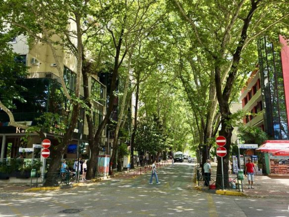 Shitet garazh i mbyllur prane TVSH, Tirane