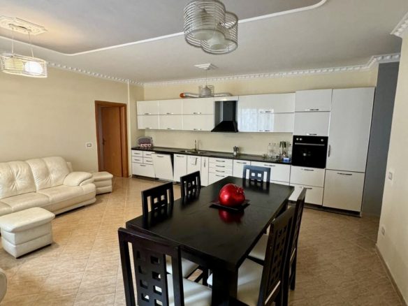 Apartament 3+1 per shitje te ish Rajoni Policise, Durres