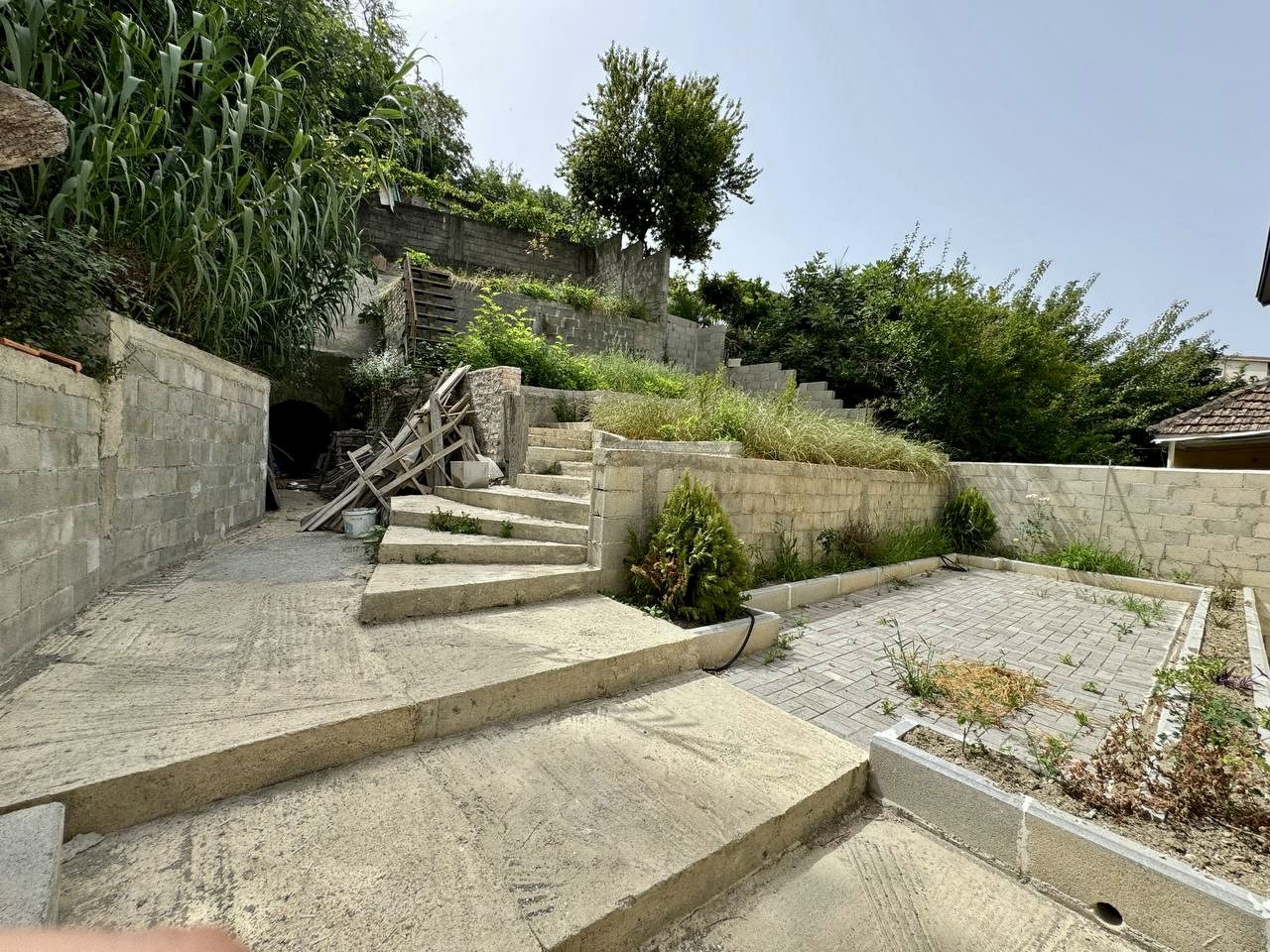 Vile per shitje prane shkolles “Hajdar Dushi”, Tirane