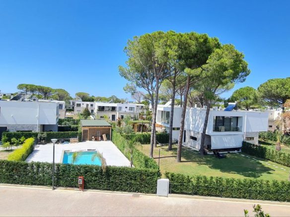 Apartament1+1 per shitje, ne Residencen San Pietro Resort, Gjiri i Lalzit, Durres.