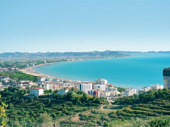 Apartament me pamje nga deti, Golem, Durres.