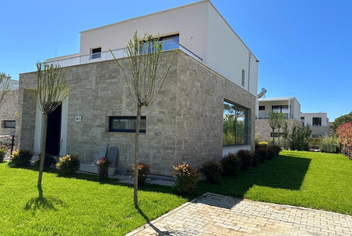 Vile per shitje, San Pietro Resort & Residence, Gjiri Lalzit.
