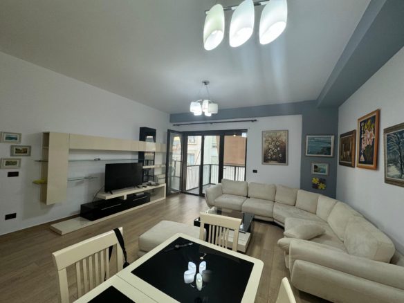 Apartament 2+1 per qera, te Garda, Tirane.