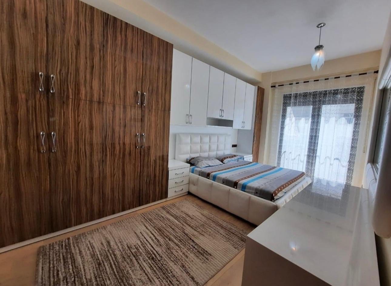 Apartament 2+1 per qera, te Garda, Tirane.
