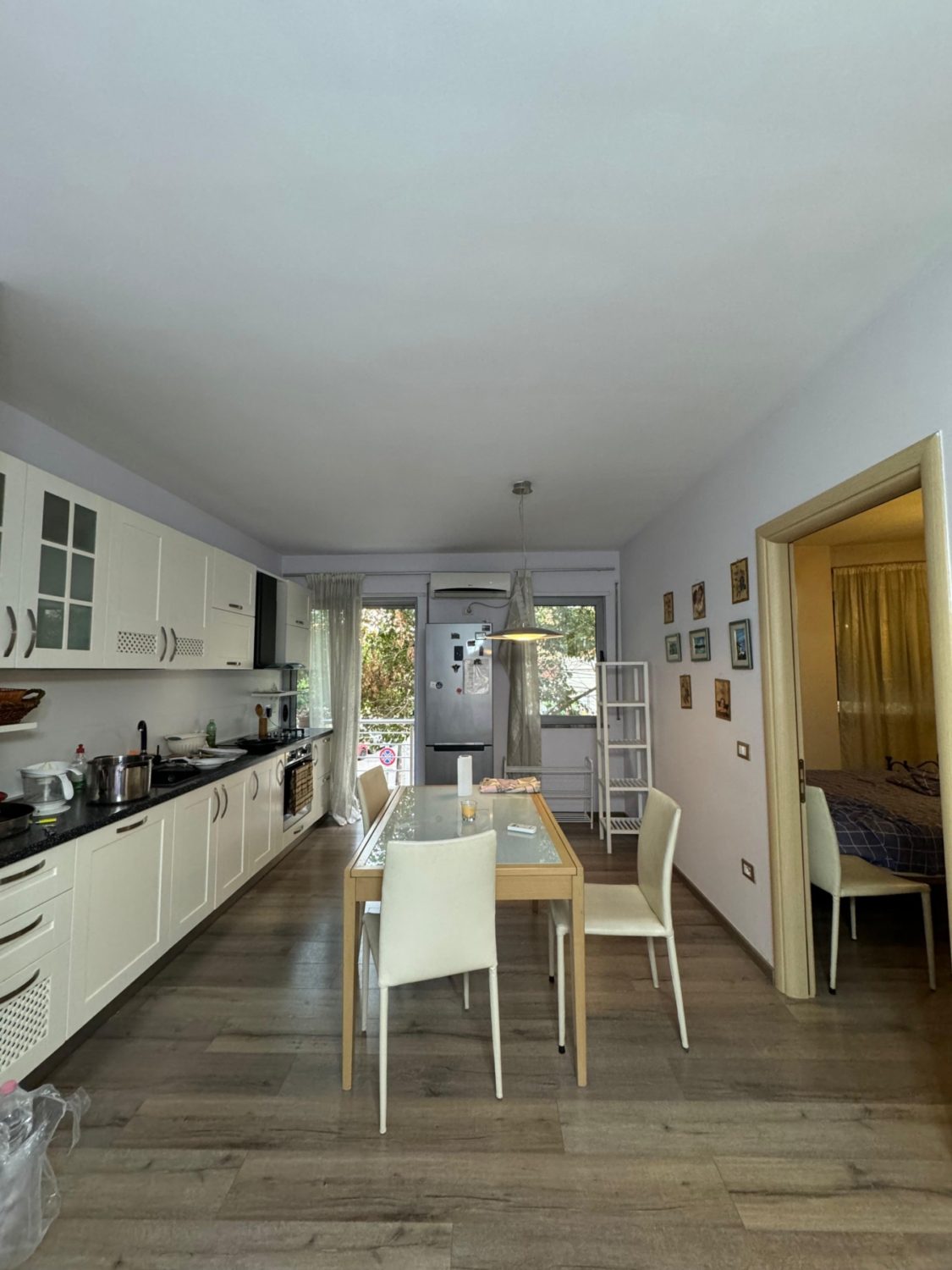 Apartament 2+1 per qera, te Prokuroria, Tirane.