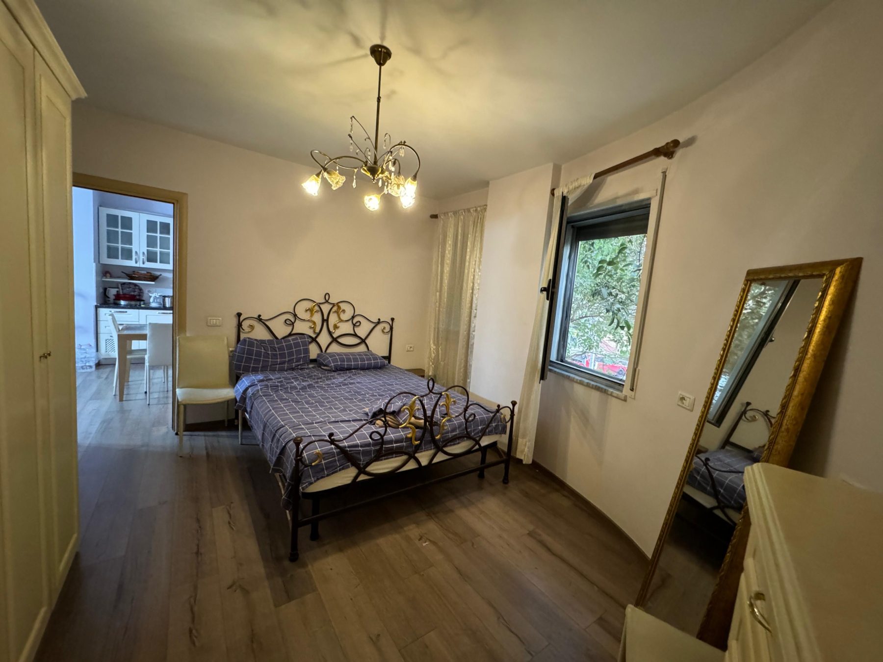 Apartament 2+1 per qera, te Prokuroria, Tirane.