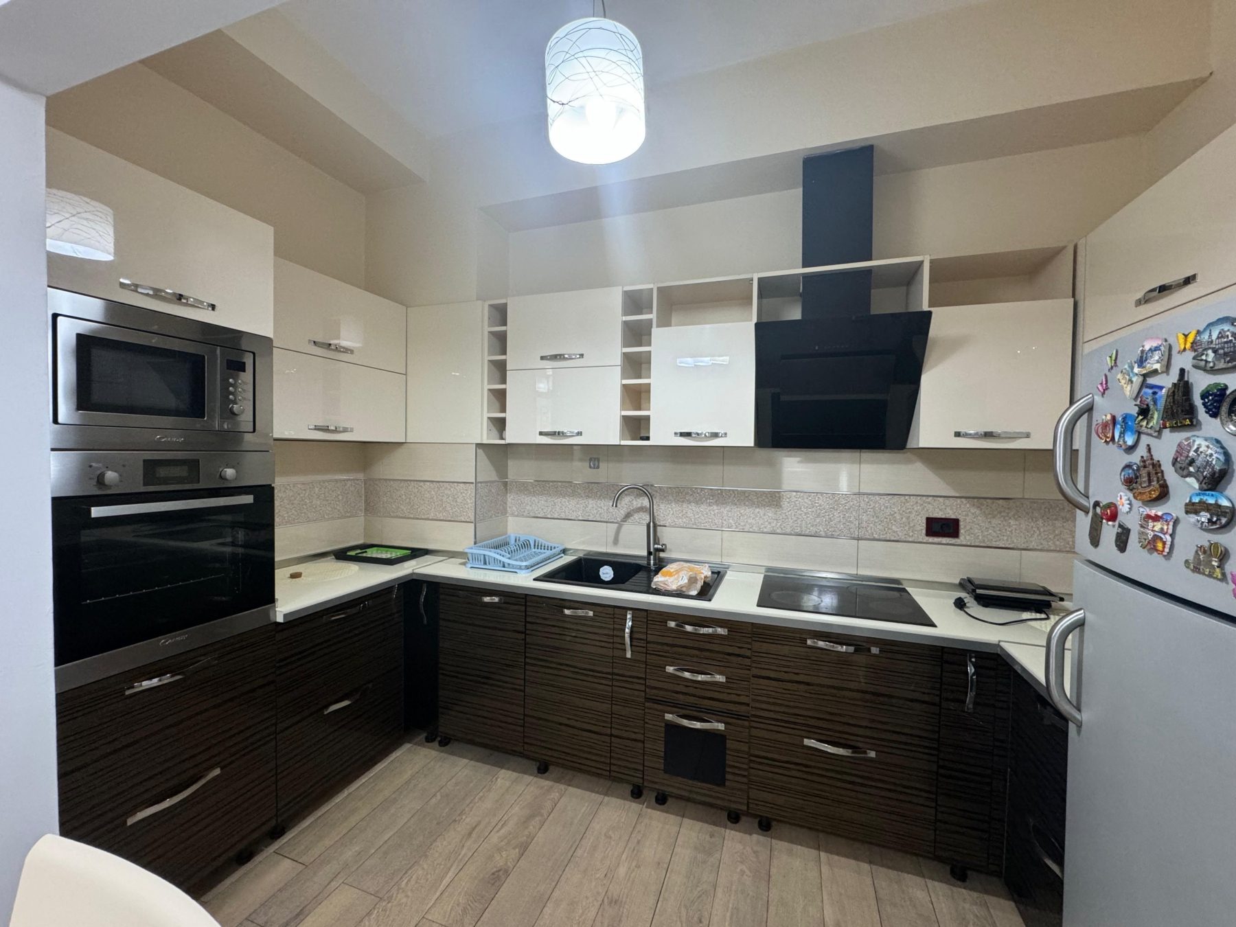 Apartament 2+1 per qera, te Garda, Tirane.