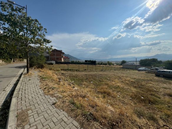 Toke 4000 m2 per shitje, Mborje, Korce.