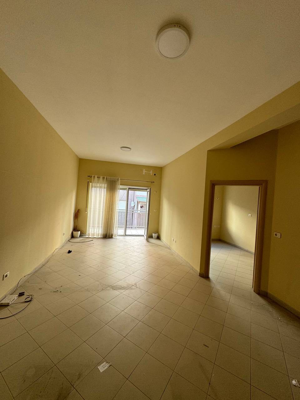 Apartament 1+1 per qera, ne Plazh, Durres.