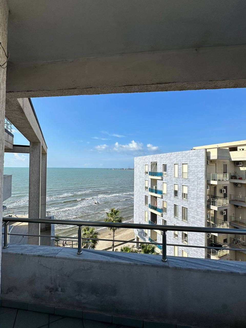 Apartament 1+1 per qera, ne Plazh, Durres.