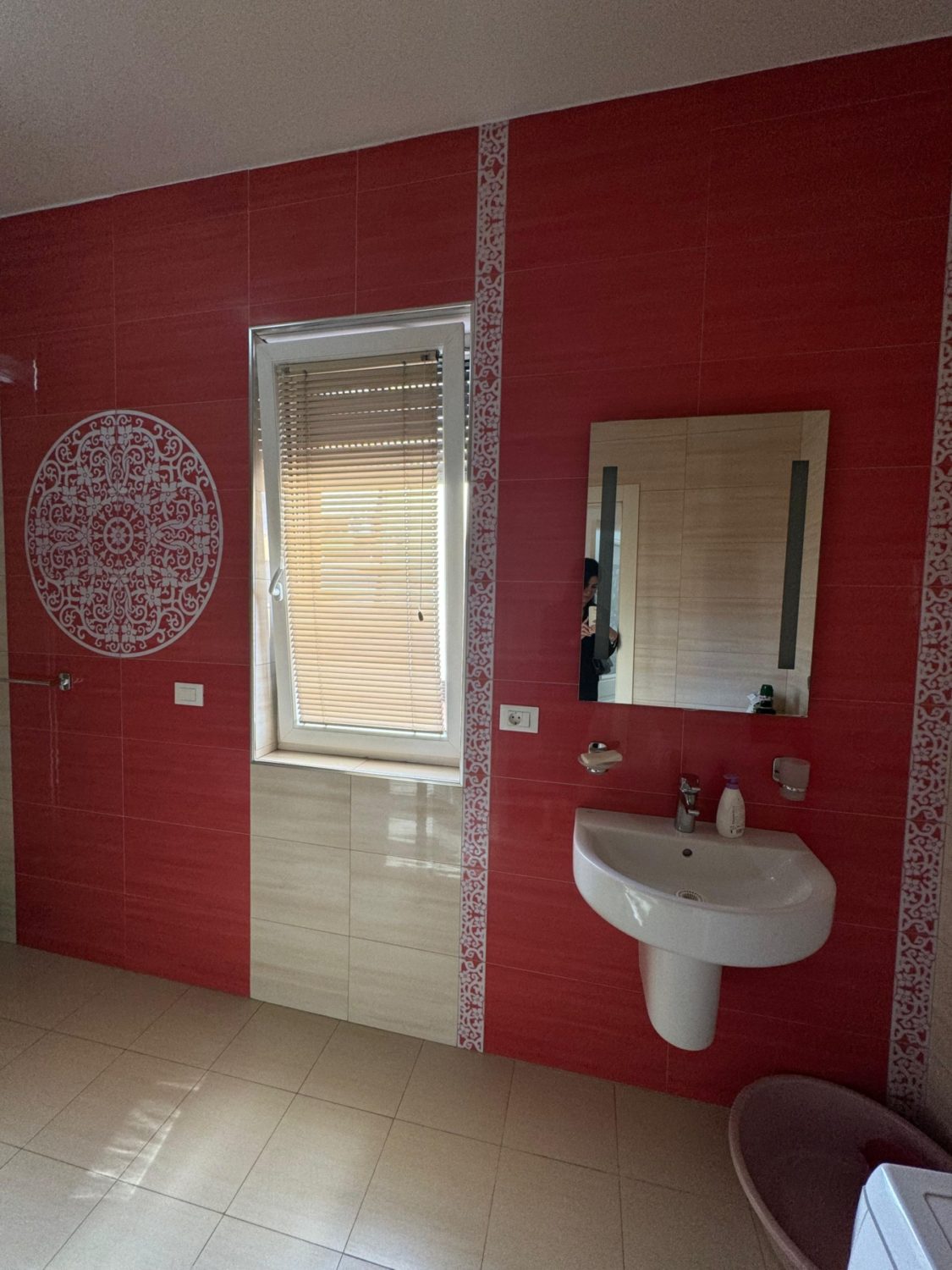 Apartament 2+1 per qera, rruga e Bogdaneve, Tirane.