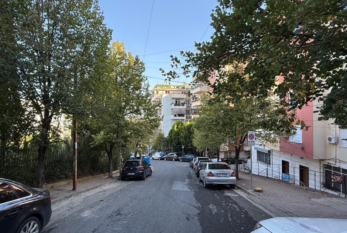 Prone biznesi per shitje, te Fondacioni Eleonora, Tirane.