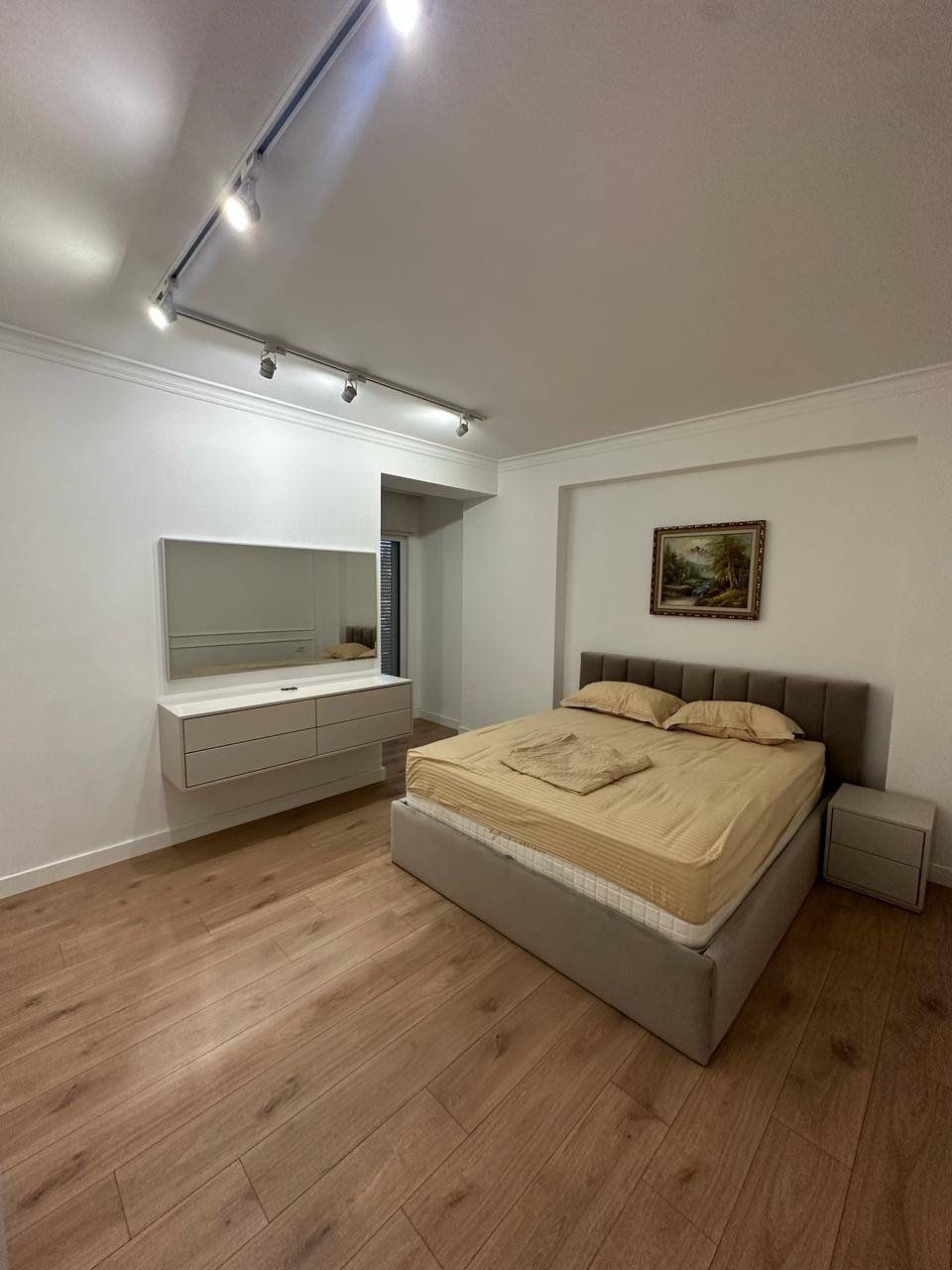 Super apartament 2+1 per shitje, te Vollga, Durres.