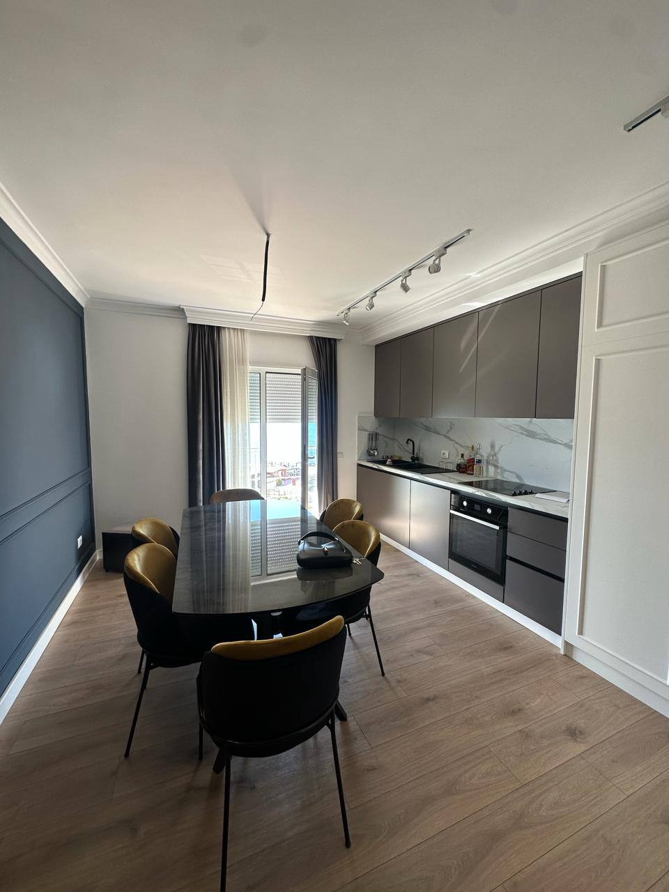 Super apartament 2+1 per shitje, te Vollga, Durres.
