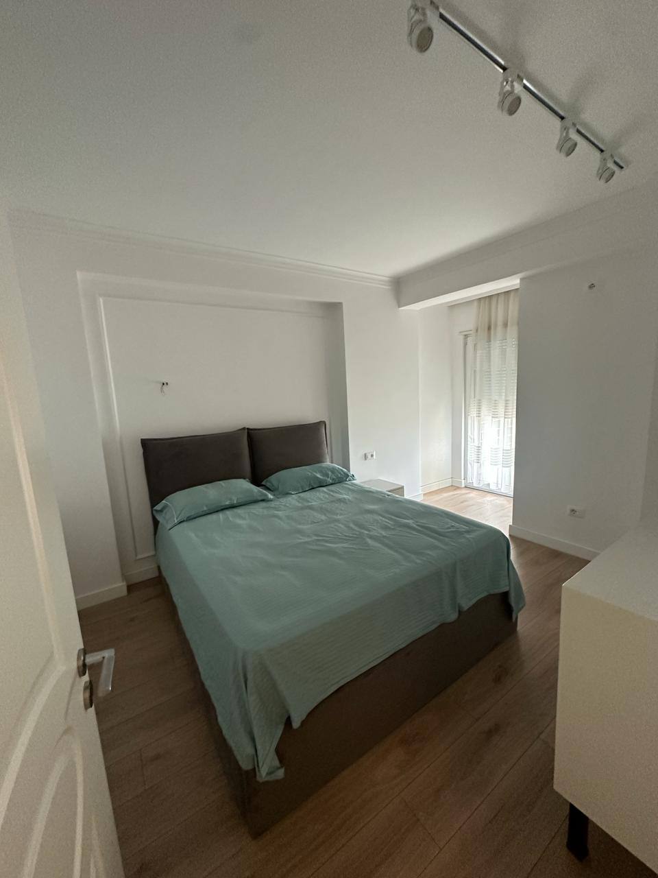 Super apartament 2+1 per shitje, te Vollga, Durres.