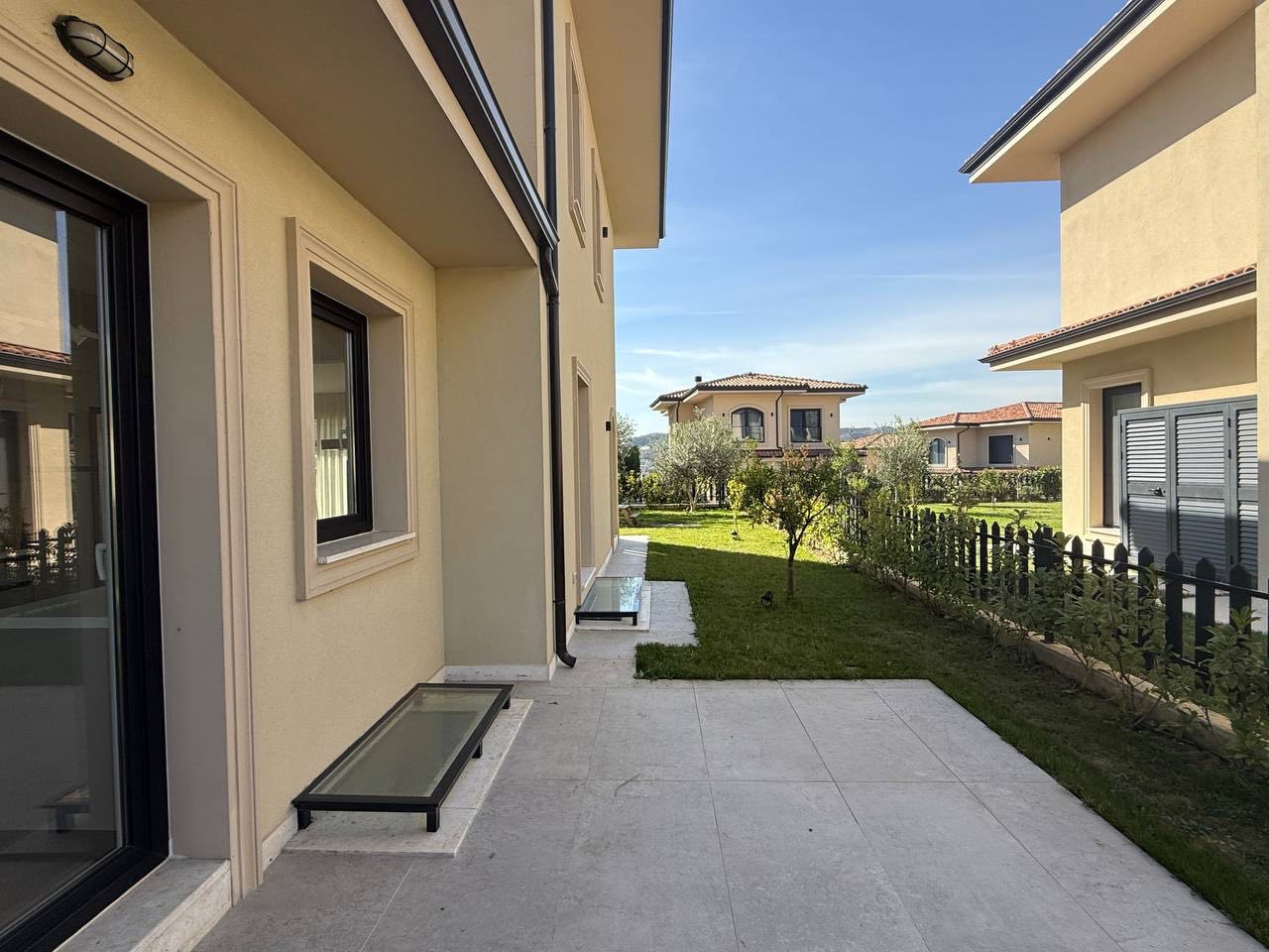 Super vile per qera, Tuscany Villas, prane TEG, Tirane.