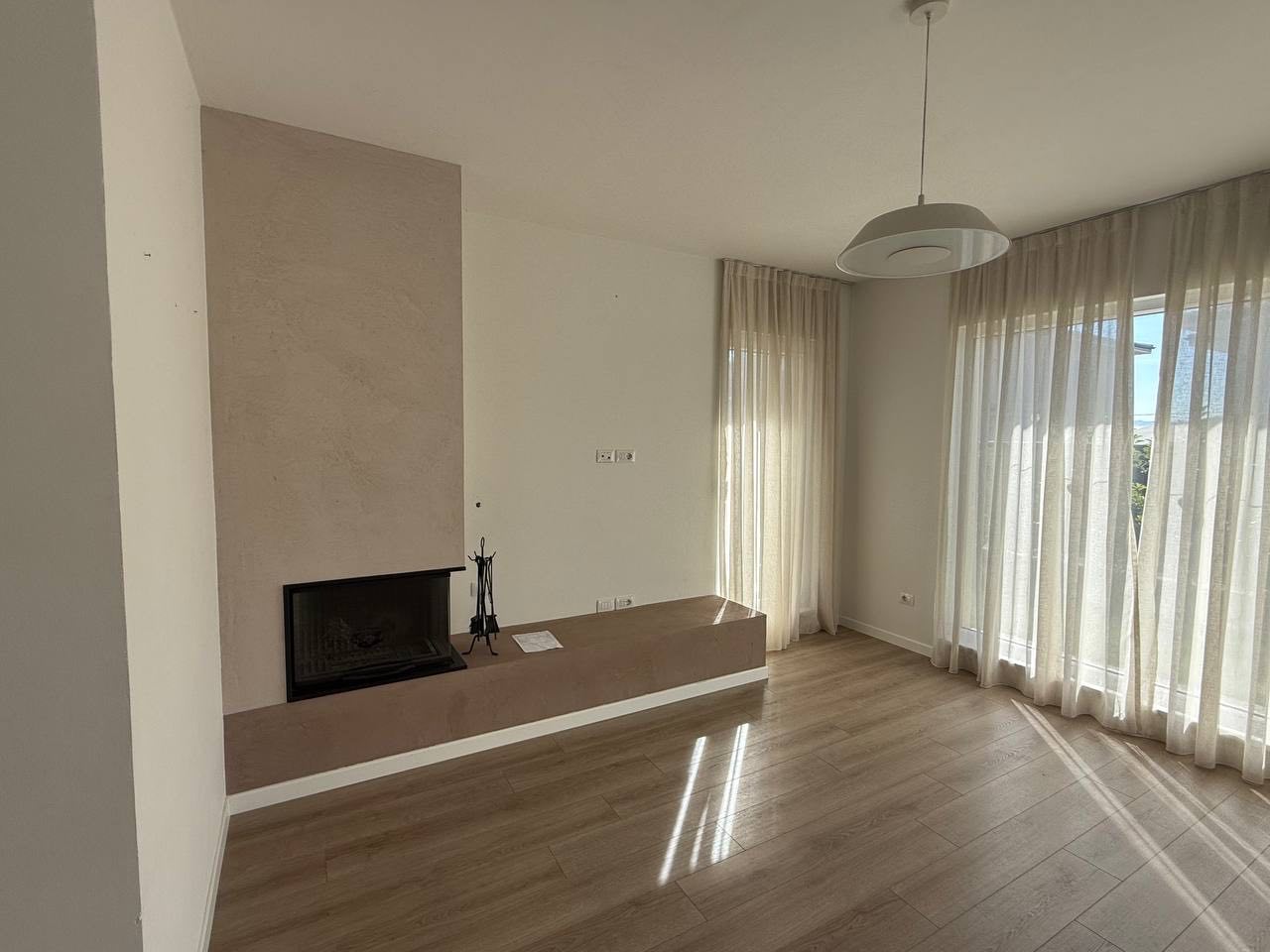 Super vile per qera, Tuscany Villas, prane TEG, Tirane.
