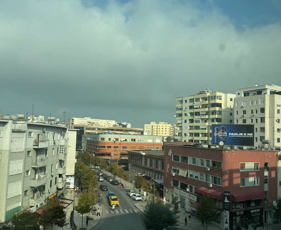 Ambient biznesi per qera, te Flagship Center, Durres.