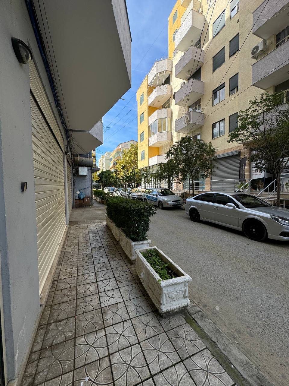 Ambient biznesi per qera, ne plazh, Durres.