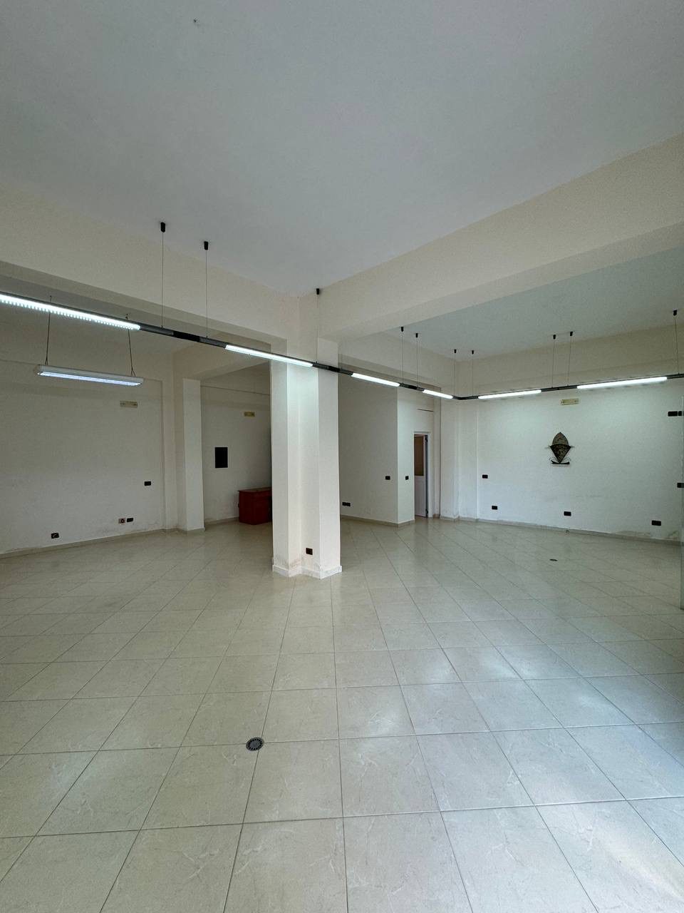 Ambient biznesi per qera, ne plazh, Durres.