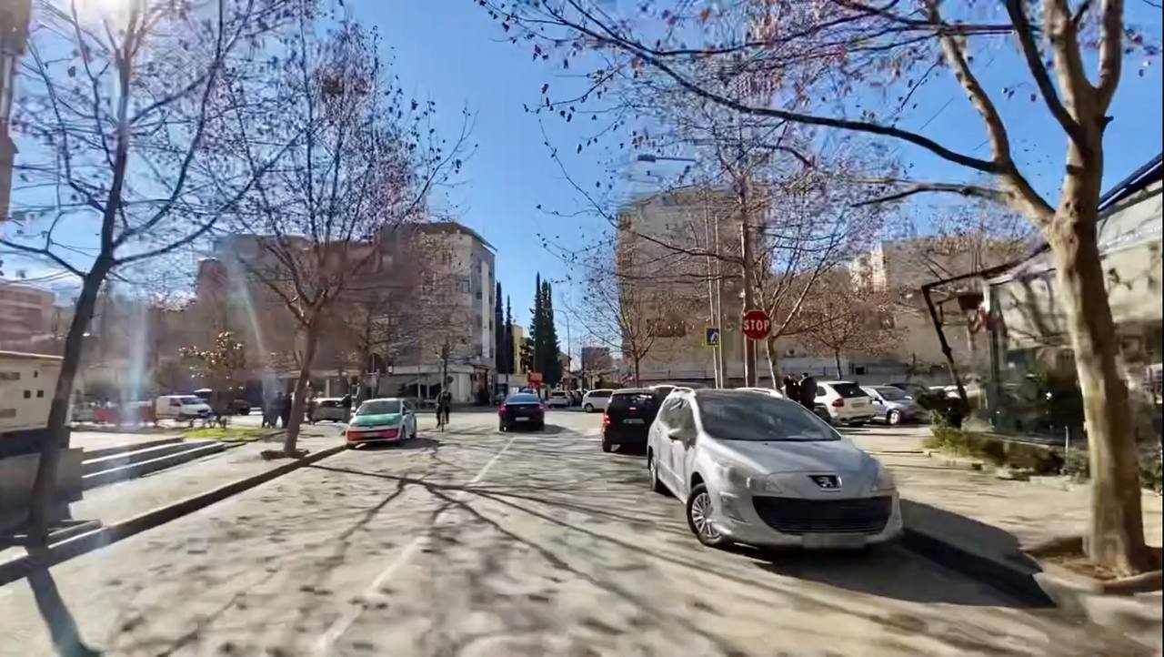 Shiten 98 parkime, ne Don Bosko, Tirane.