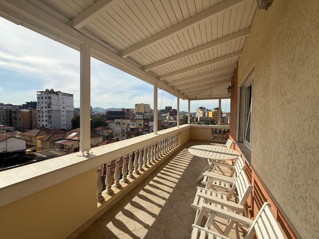 Apartament per shitje, prane Qendres, Tirane.