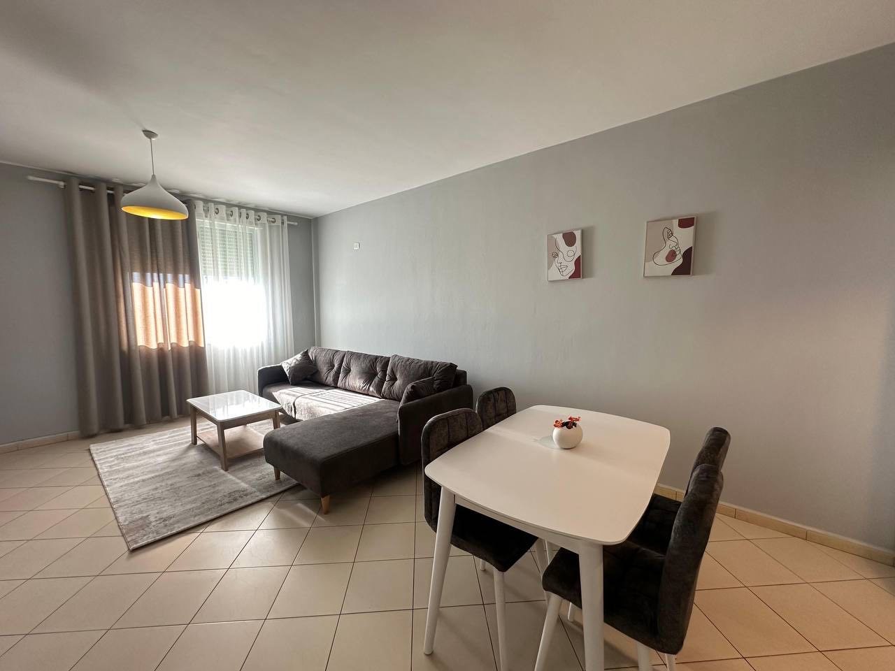 Apartament 1+1 per qera, te Bashkia, Durres.