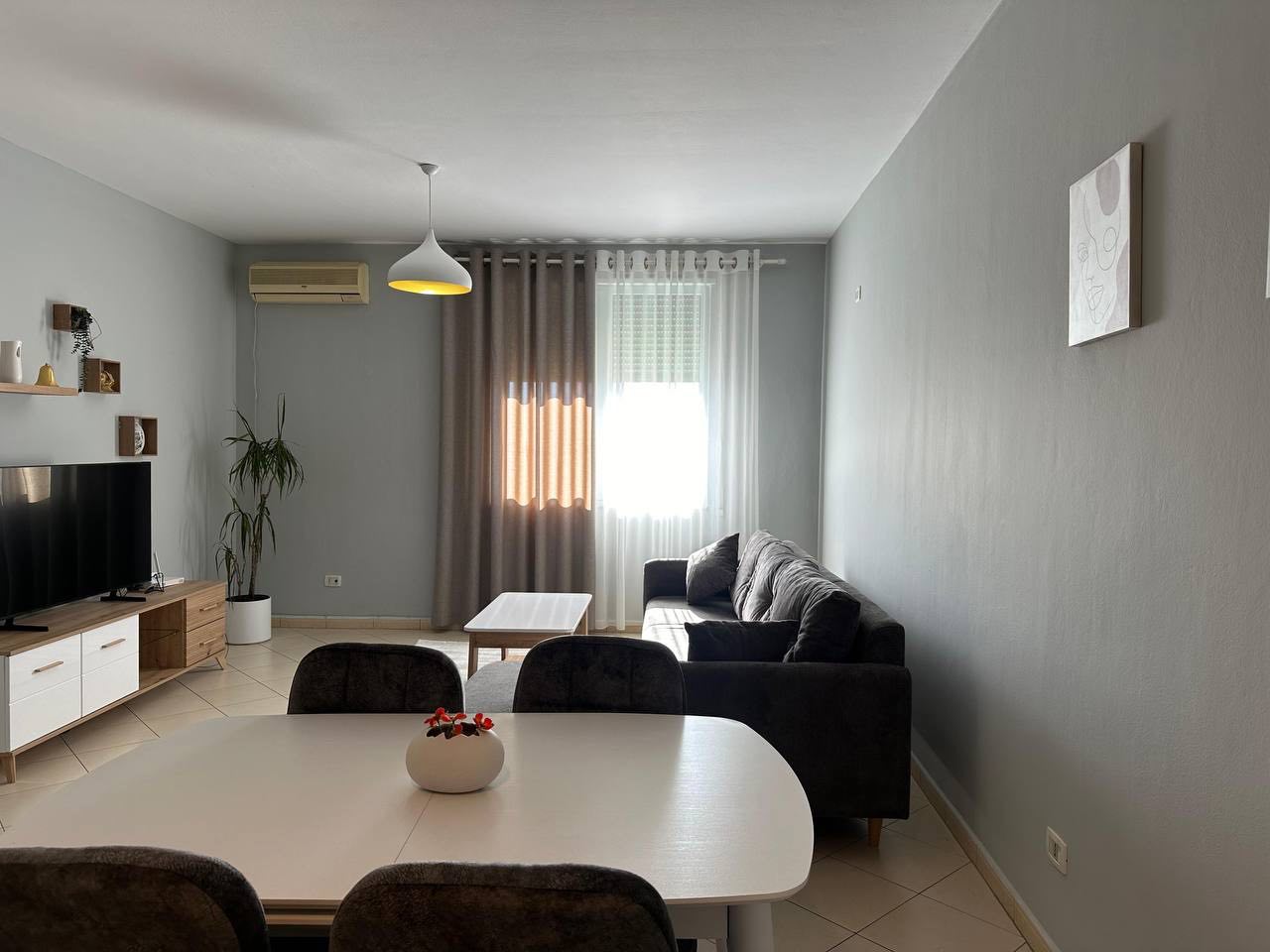 Apartament 1+1 per qera, te Bashkia, Durres.