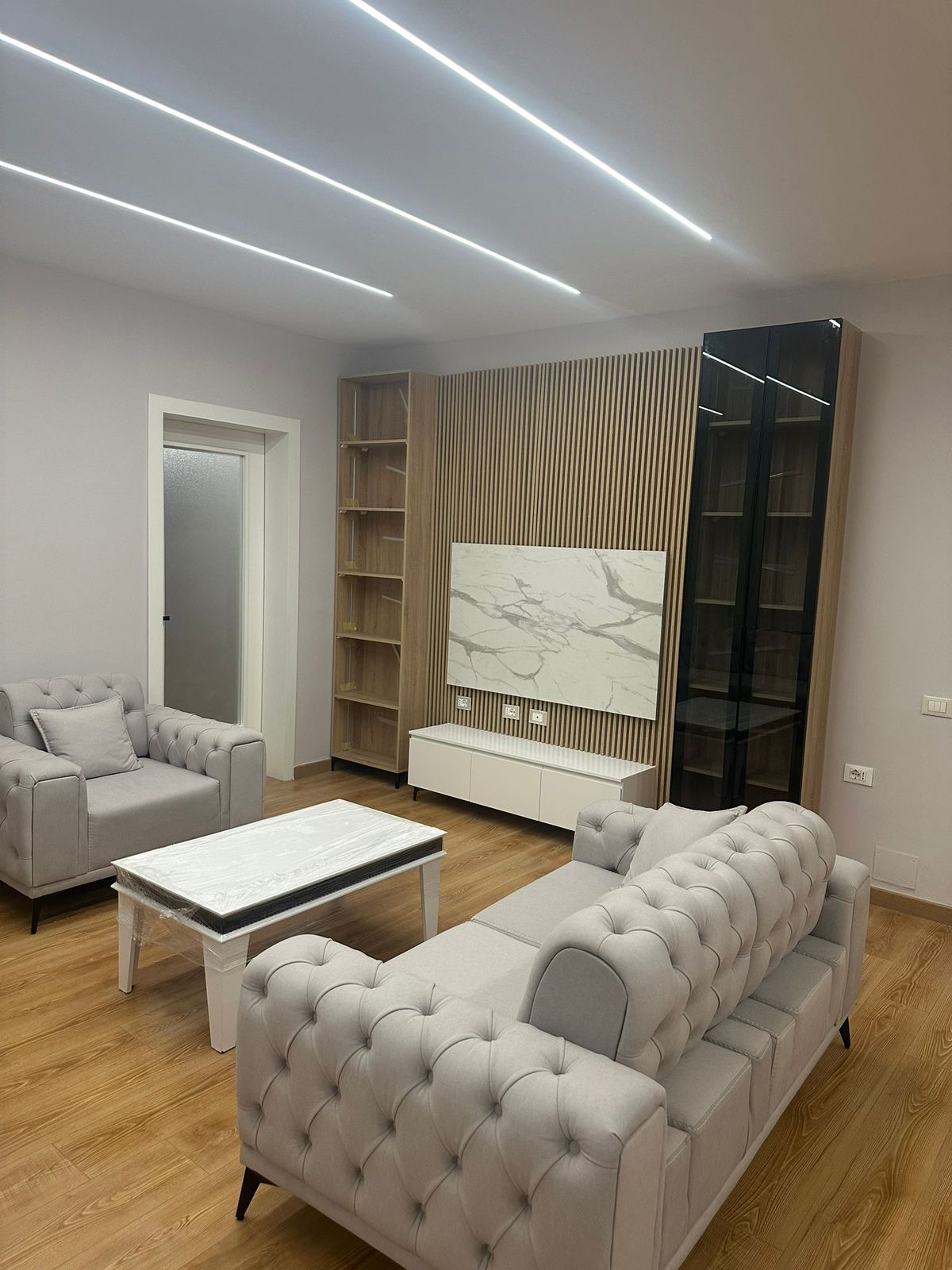Apartament 2+1 per shitje, te Kodra e Diellit, Tirane.