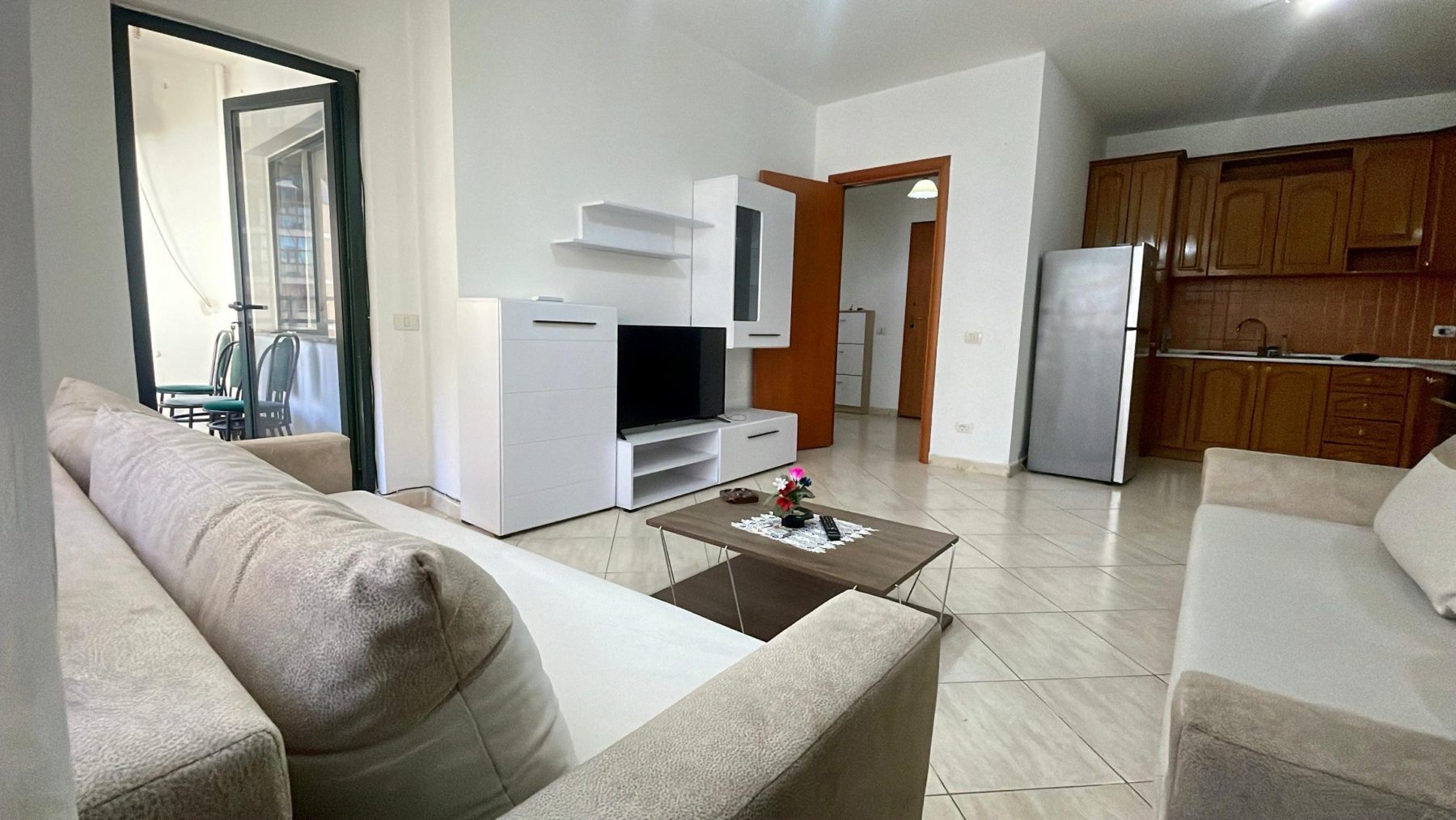 Apartament 2+1 per shitje, prane Bulevardit Zogu I, Tirane.