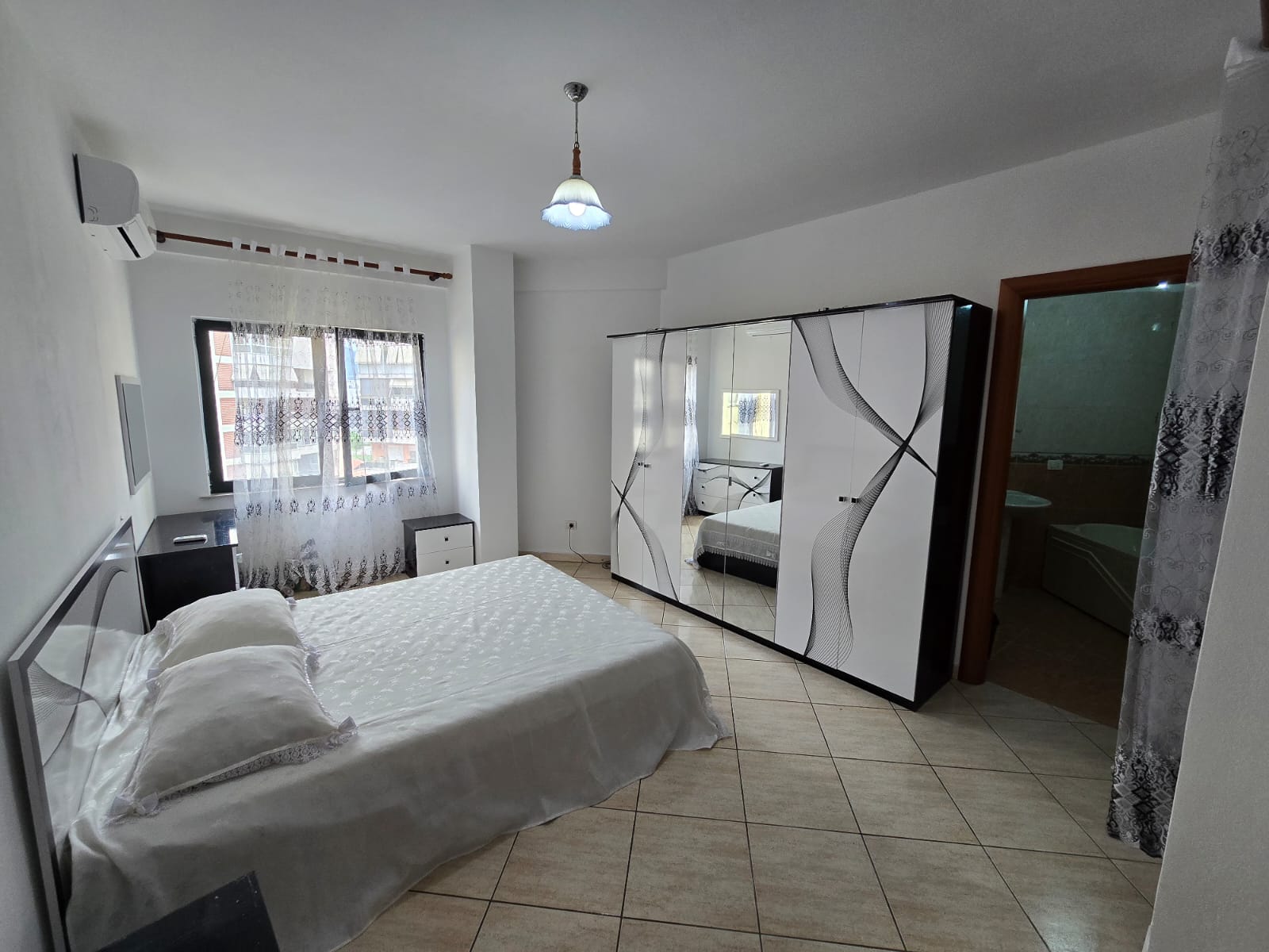 Apartament 2+1 per shitje, prane Bulevardit Zogu I, Tirane.