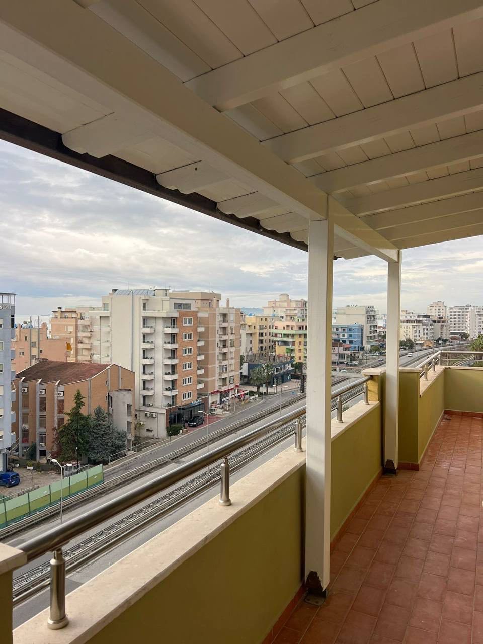 Papafingo per shitje, te Shkembi i Kavajes, Durres.