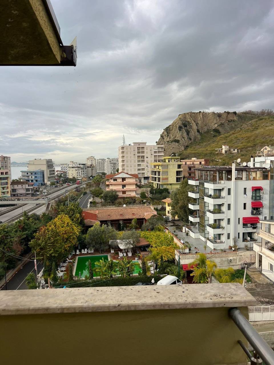 Papafingo per shitje, te Shkembi i Kavajes, Durres.