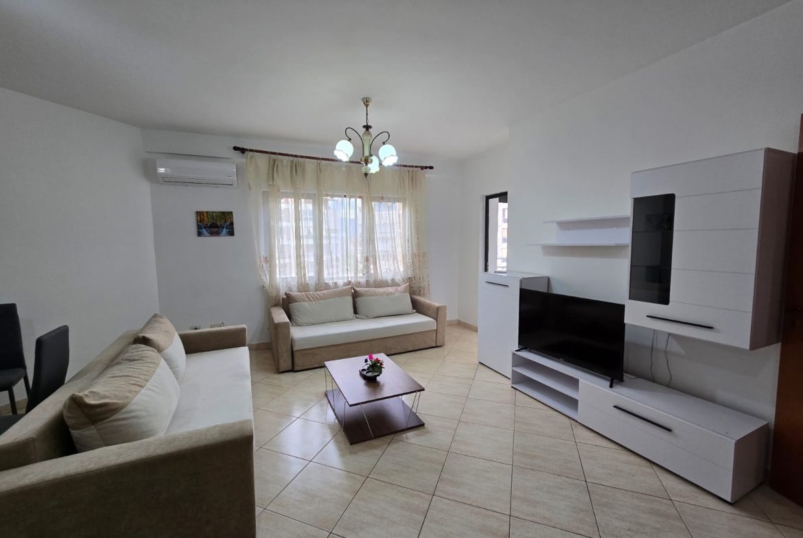 Apartament 2+1 per shitje, prane Bulevardit Zogu I, Tirane.