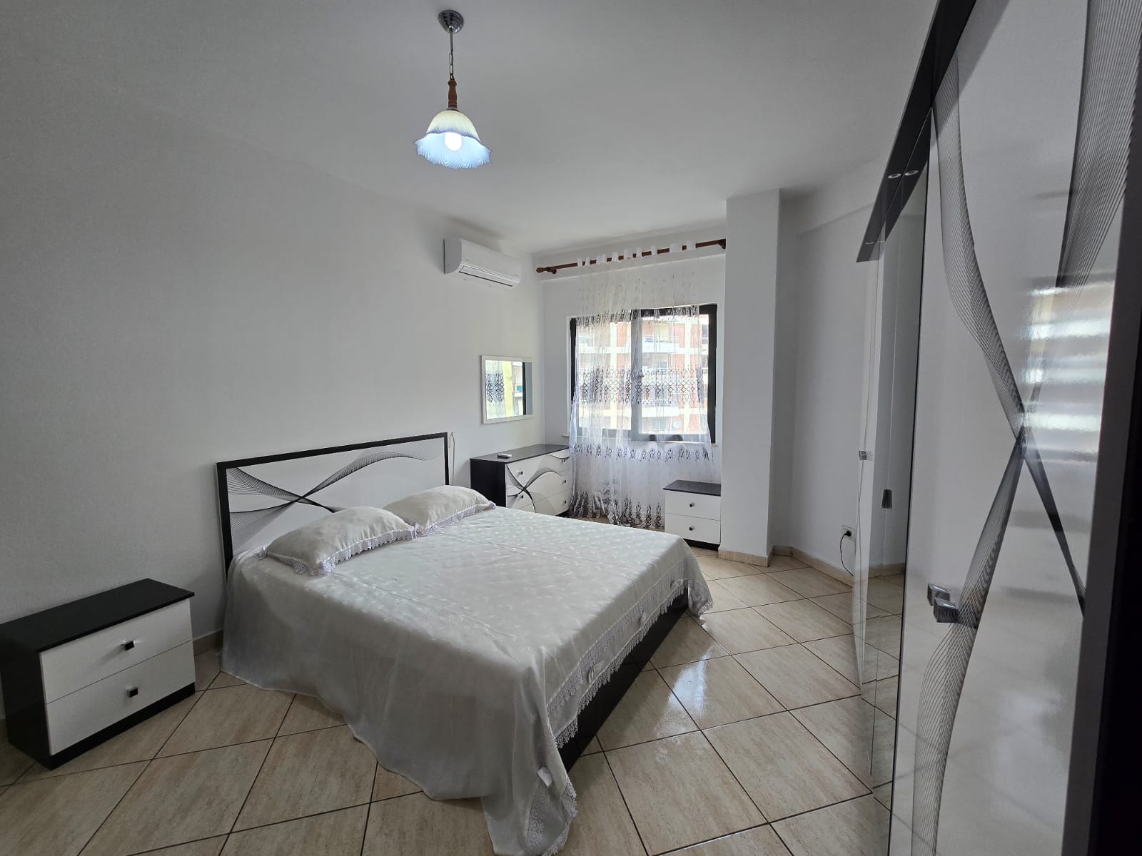 Apartament 2+1 per shitje, prane Bulevardit Zogu I, Tirane.