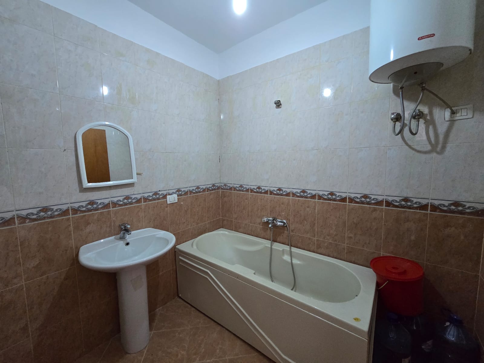 Apartament 2+1 per shitje, prane Bulevardit Zogu I, Tirane.