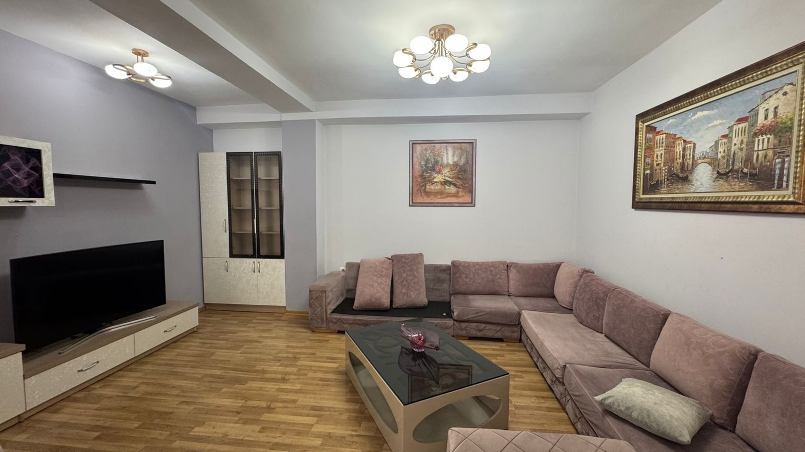 Dy vila per qera, te rruga “Jordan Misja”, Tirane.