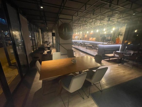 Lounge-Bar per shitje/qera, prane Globe, Tirane.