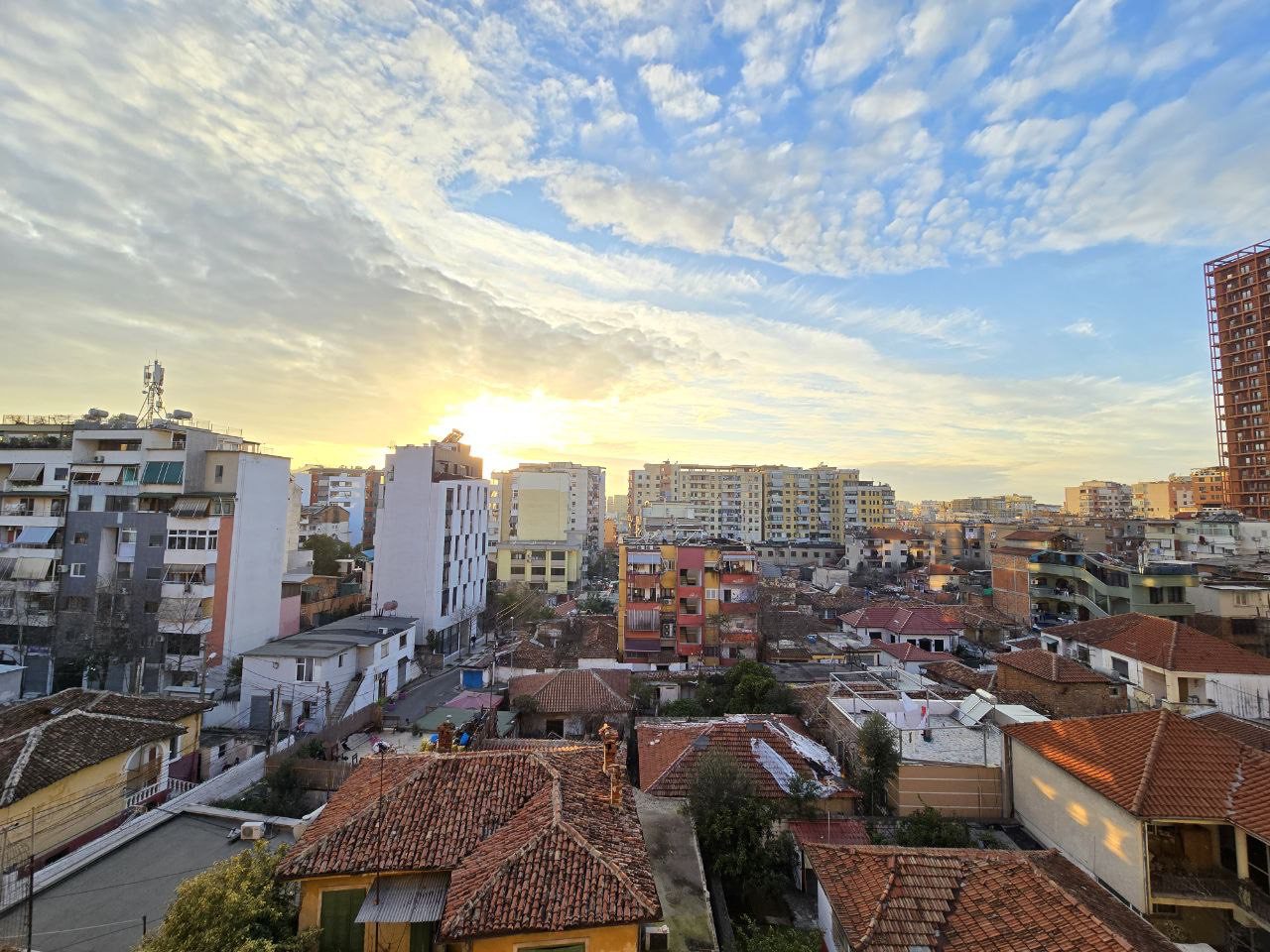 Ambjent 2+1 per qera, ne rrugen Myslym Shyri, Tirane.